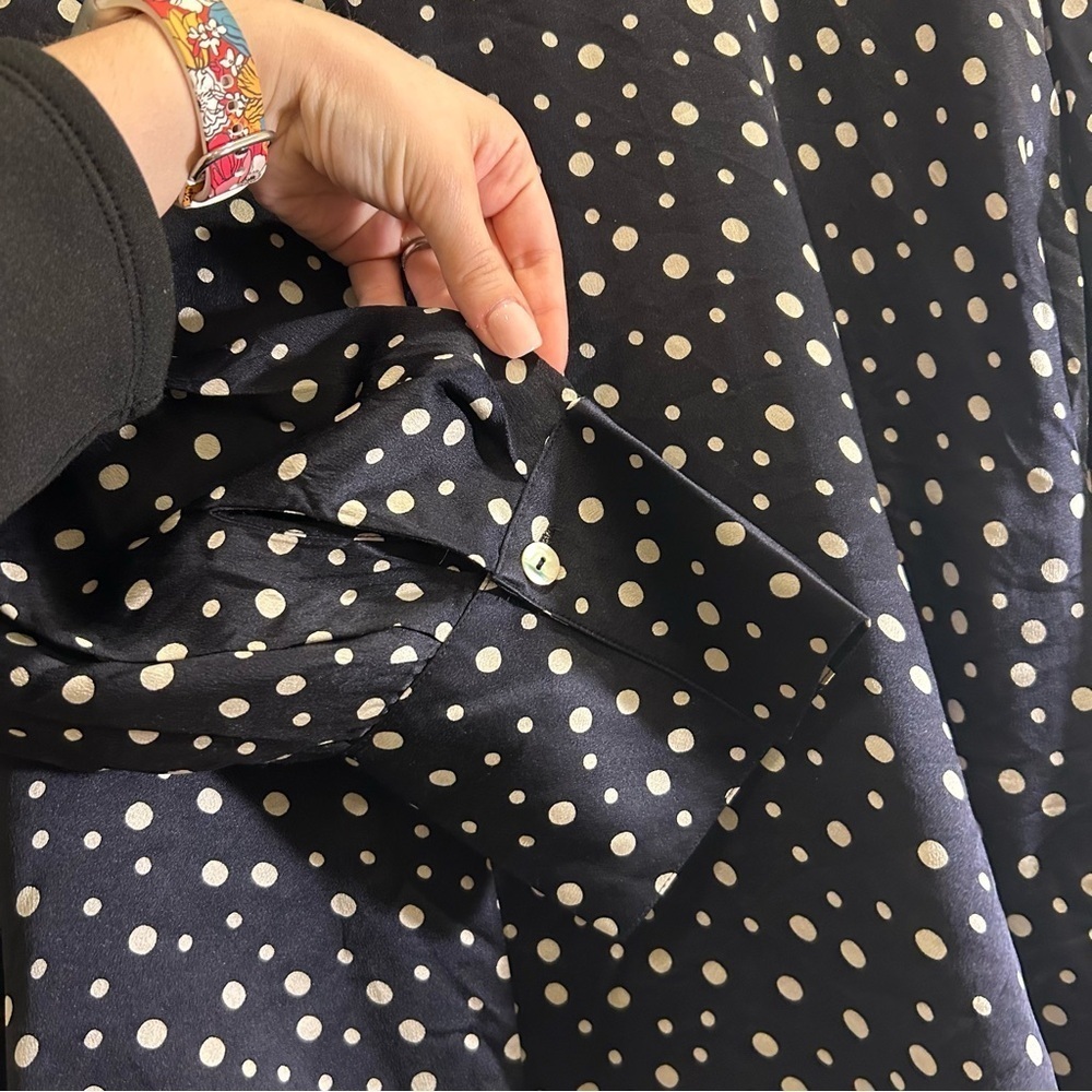 VINCE Silk Tossed Dot Fitted Collar Blouse in Midnight Blue - Picture 5 of 10